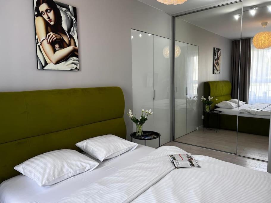Europa22 "Apartament Delux" Z Wanna - Centrum Miasta Z Widokiem Na Staw Tomaszów Mazowiecki Dış mekan fotoğraf