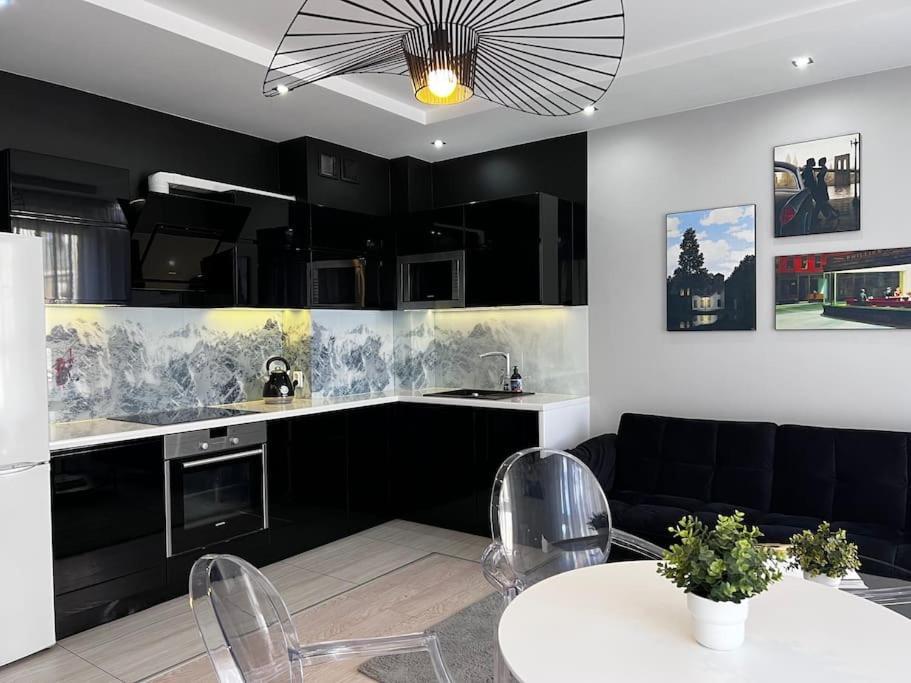 Europa22 "Apartament Delux" Z Wanna - Centrum Miasta Z Widokiem Na Staw Tomaszów Mazowiecki Dış mekan fotoğraf