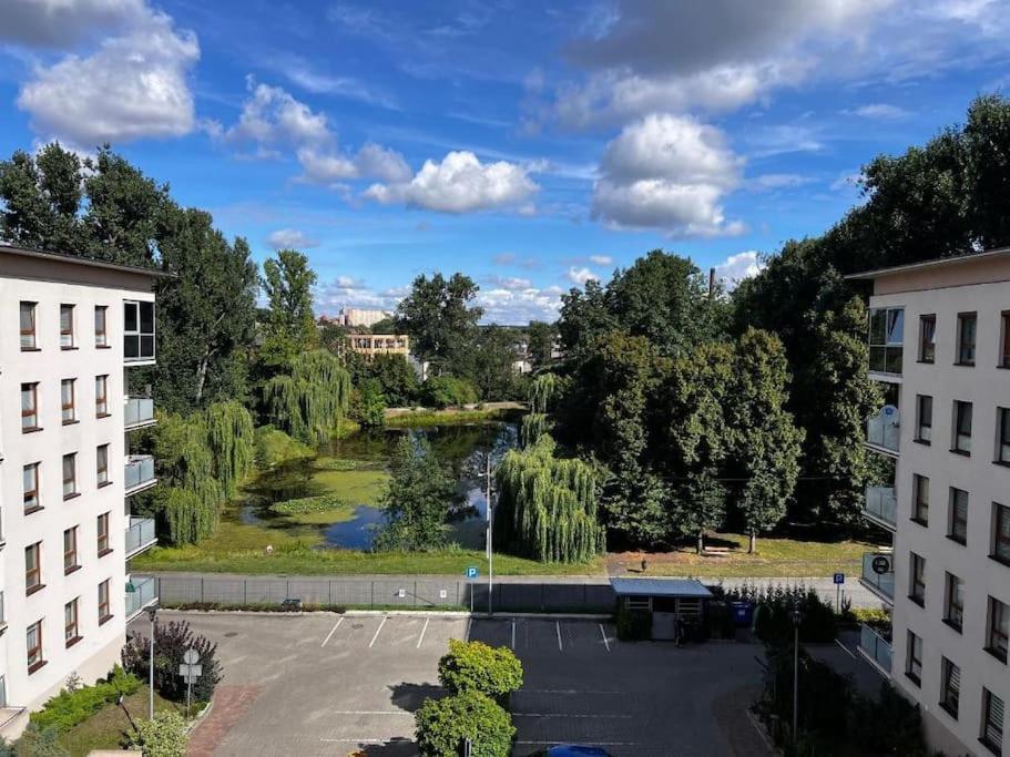 Europa22 "Apartament Delux" Z Wanna - Centrum Miasta Z Widokiem Na Staw Tomaszów Mazowiecki Dış mekan fotoğraf