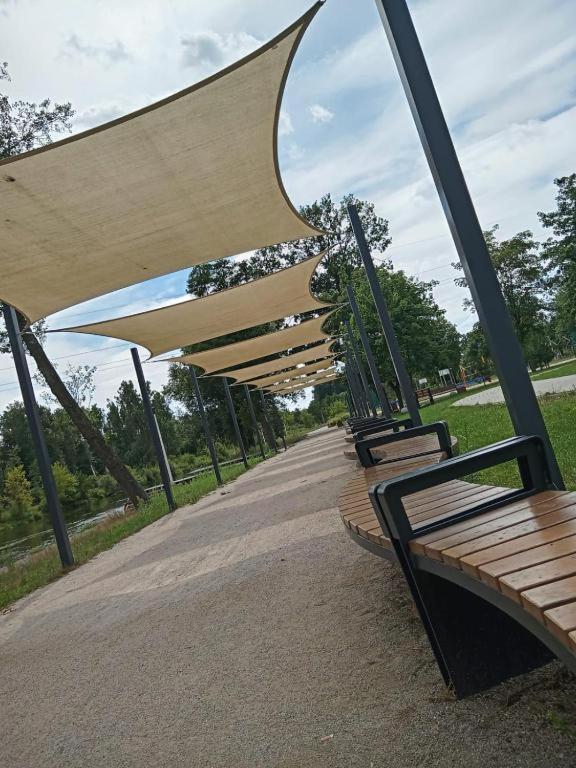 Europa22 "Apartament Delux" Z Wanna - Centrum Miasta Z Widokiem Na Staw Tomaszów Mazowiecki Dış mekan fotoğraf